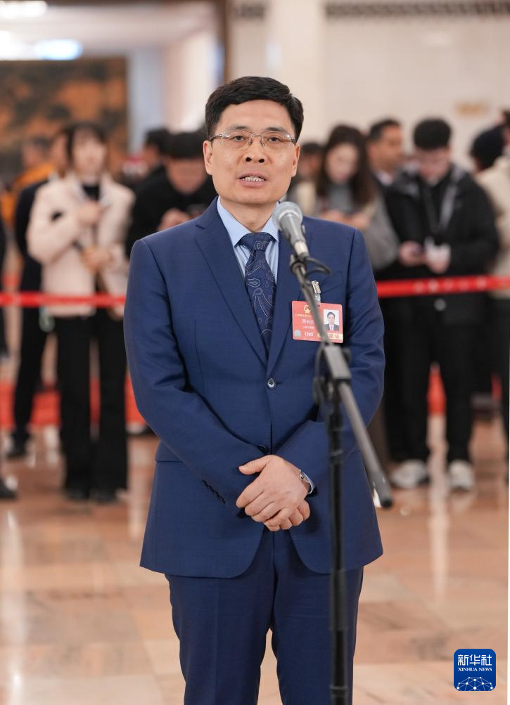 春光无限好 奋进正当时——十四届全国人大三次会议首场“代表通道”扫描